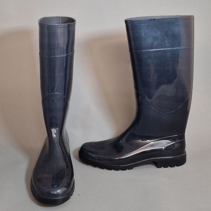 BURBERRY - PAIR OF MEN'S RAIN BOOTS in navy...
