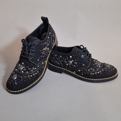 Jimmy CHOO - EXCEPTIONNELLE PAIRE DE DERBYS...
