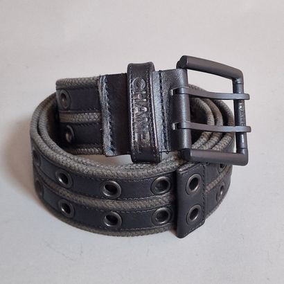CHANEL - 40mm black leather and canvas belt...