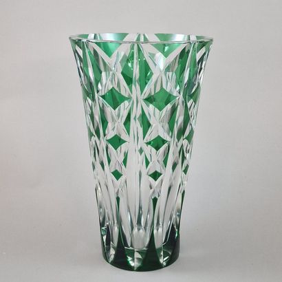 SAINT LOUIS VASE CORNET Circa 1970 en cristal...