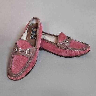 GUCCI - PAIR OF MOCASSINS and old rose patent...