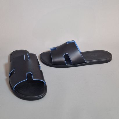 HERMES PARIS MADE IN FRANCE - PAIRE DE SANDALES...