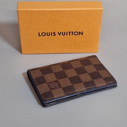 Louis VUITTON ANNEE 2015 - PORTEFEUILLE en...