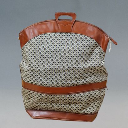 GOYARD - RARE WEEKEND A TRANSFORMATION BAG...