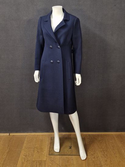GIVENCHY - PAPER PATRON - Navy Wool Coat

Expert...