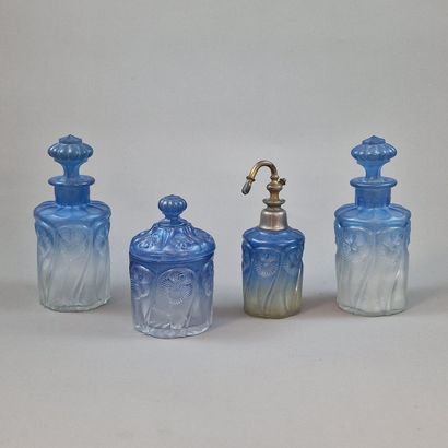 Dans le Style de BACCARAT - GARNITURE DE...