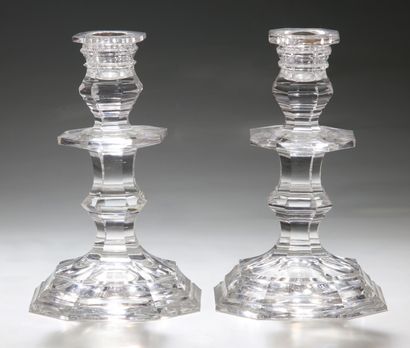 BACCARAT - MODELE REGENCE - PAIRE DE BOUGEOIRS...