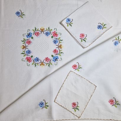NAPPE RECTANGULAIRE SES 12 SERVIETTES DE...