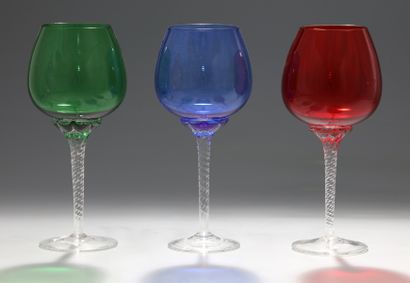 SUITE DE 10 GRANDS VERRES A VIN - Venise...