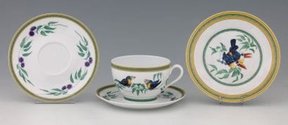 HERMES - MODELE TOUCANS - PAIRE DE DEJEUNERS...