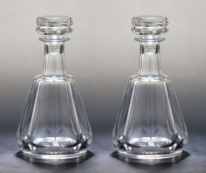 BACCARAT - MODELE ?- PAIRE DE CARAFES A ALCOOL...
