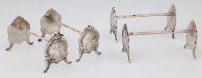 RARE SUITE DE 6 PORTE COUTEAUX en argent...