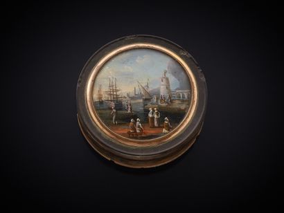 Boîte ronde en corne pressée, le couvercle...