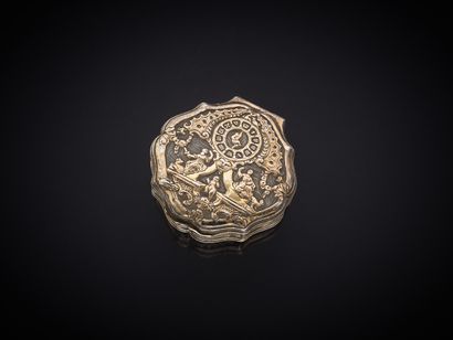 Tabatière en forme de coquille en argent...
