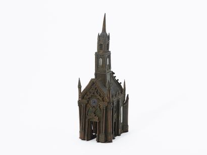Horloge de fantaisie en forme de cathédrale,...