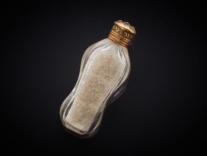 Flacon à sel balustre en verre taillé, le...