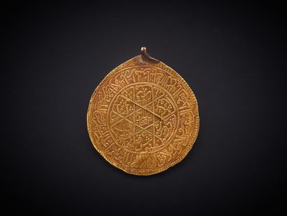 ART DE L'ISLAM
PENDENTIF en or jaune double...
