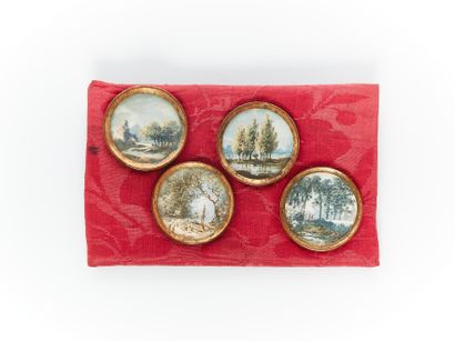 Suite de 4 boutons d’habit circulaires en...