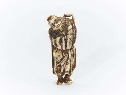 JAPON, XIXe Siècle
Netsuke en ivoire marin...