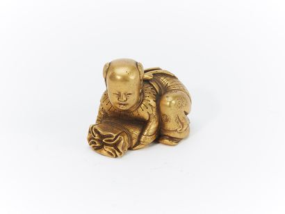 JAPON, fin XIXe Siècle
Petit okimono en bronze...