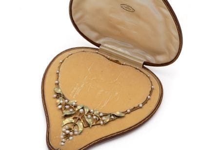 JOHNSON WALKER TOLHURST - DELICAT NECKLACE...