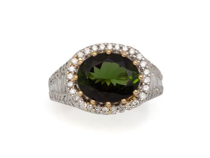 RING 2-tone gold 750 thousandths ring, centered...
