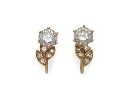 PAIR OF EARRINGS Pair of earrings in 585...