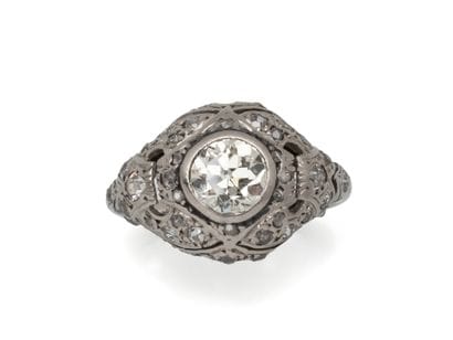 850-millimeter platinum ring with geometrical...
