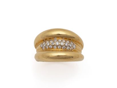 Godronné band ring in 750 thousandths gold...