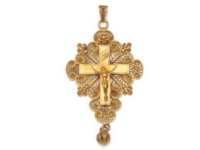 PENDANT in 750 thousandths gold, holding...