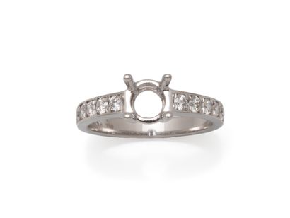 Ring setting in 750-thousandths white gold,...