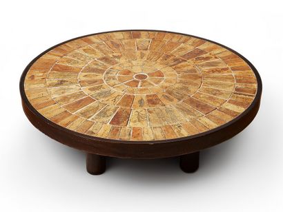 ROGER CAPRON (1922-2006)
TABLE BASSE feuillages
Grés...