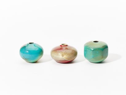 Atelier MADOURA
TROIS VASES MINIATURES
Céramique...