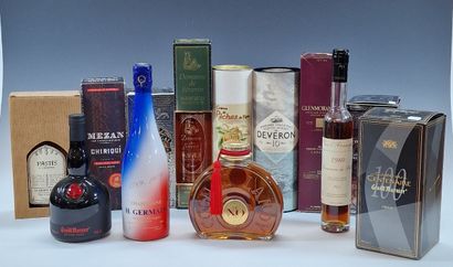 12 BOUTEILLES D'ALCOOL :
- DOMAINE DE PETITA...