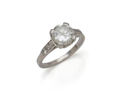 Solitaire ring in 850 thousandth platinum,...