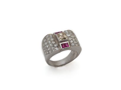 850 thousandth platinum tank ring centered...