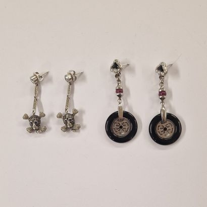 Anonyme - LOT composé de deux paires de pendants...