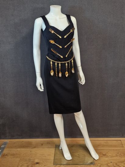 MOSCHINO Couture - Fall/Winter 2022 Ready-to-Wear...