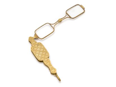 HAND FACE in 750 thousandths gold, finely...