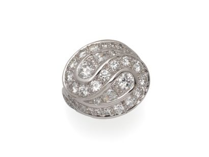 ELEGANTE BAGUE mouvementée en or gris 750...