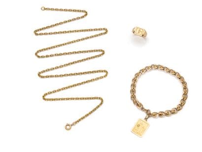 LOT in 750 thousandths gold, including a...
