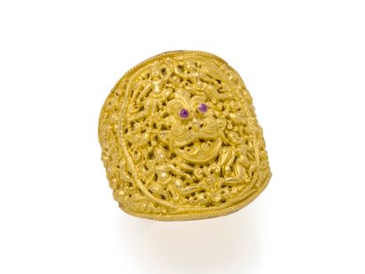 Rigid opening cuff BRACELET in repoussé 750...
