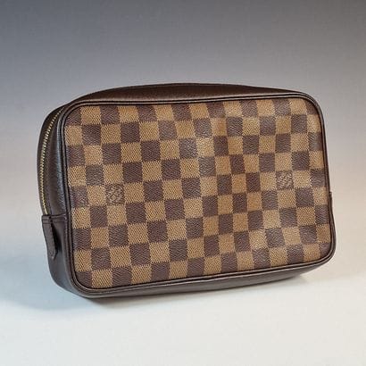 Louis VUITTON - 25 cm case in ebony checkerboard...