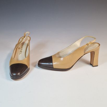 CHANEL - Pair of slingback shoes in beige...