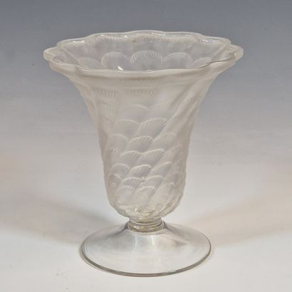 LALIQUE France - VASE CORNET MODELE 