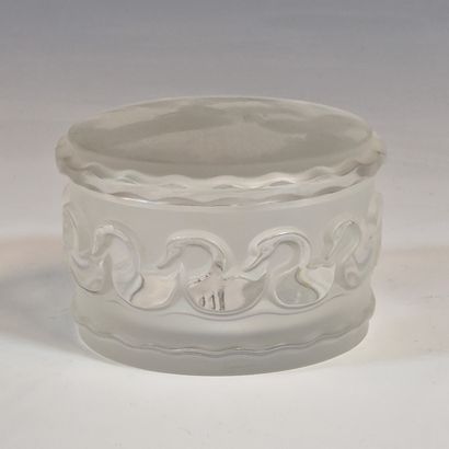LALIQUE France - BONBONNIERE OR POUDRIER...
