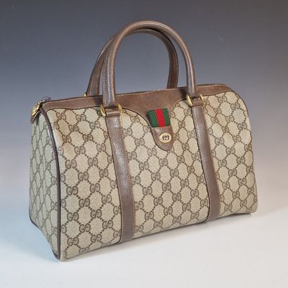 GUCCI - 32cm Boston BAG in GG Suprême canvas...