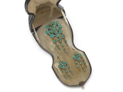 SHAPED CASE CONTAINING A DELICATE HALF-PARARY...