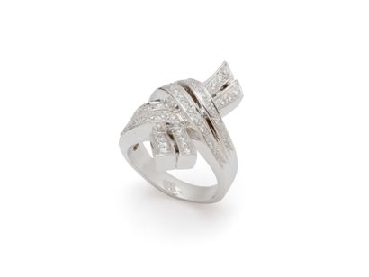 RING in 750 thousandths white gold, stylizing...