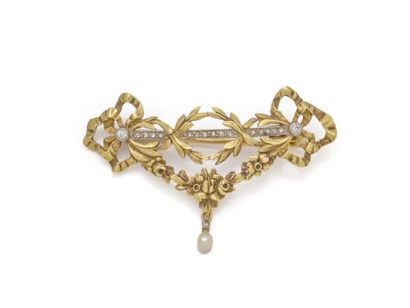 Satin-finish gold PENDANT DROP stylizing...